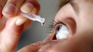 روش صحیح مصرف اسپری بینی و قطره‌ی چشمی